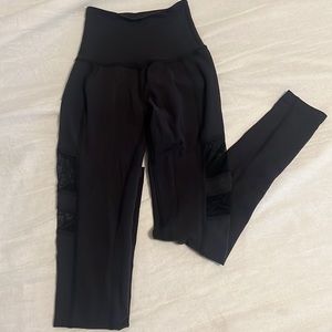 Sz XS Beyond Yoga Leggings